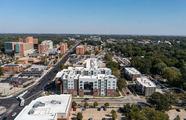 Student Housing - Yugo Urbana Illinois