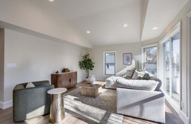 Photo of 7223 University Avenue