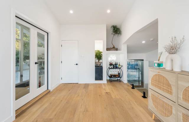 3541 Multiview Drive