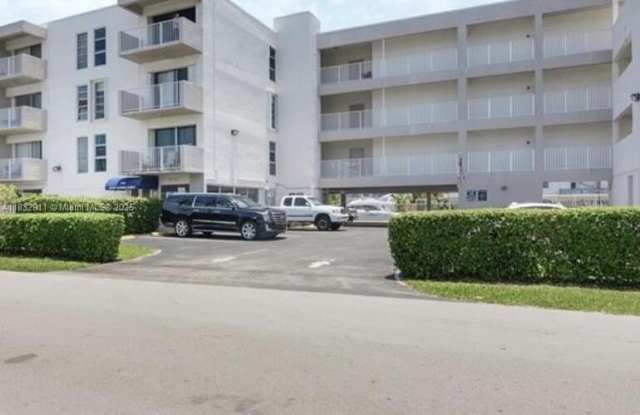 Photo of 3716 NE 168th St