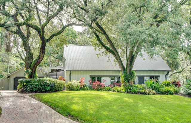 Photo of 8303 N River Oaks Ct