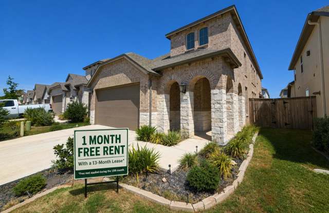 1 Mile to Gruene /4 Bedrooms 3 Bathrooms plus a Game Room Loft / Covered Patio / Fenced in Yard / NBISD *1* month free rent**