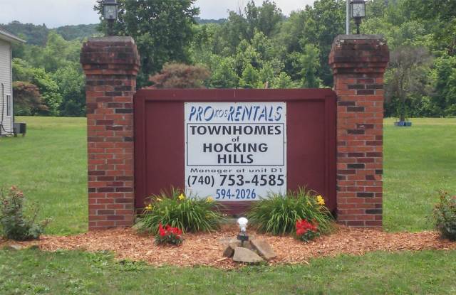 Photo of 1000 E Canal St - Unit D2 - Room 4