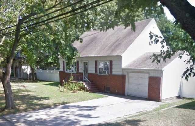 1033 12th Street