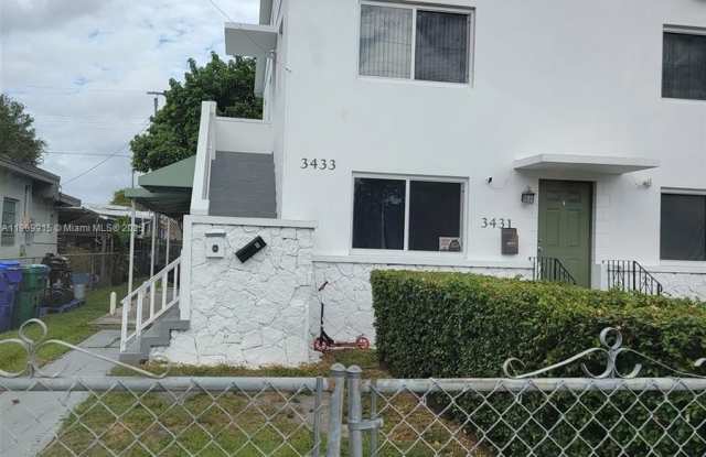 Photo of 3433 SW 12th