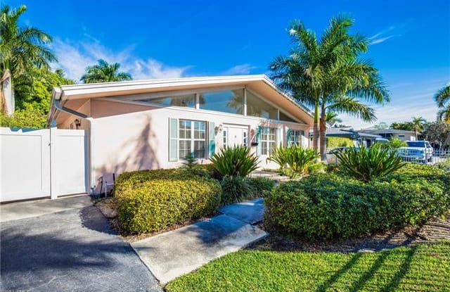 777 Central AVE - 777 Central Avenue, Naples, FL 34102