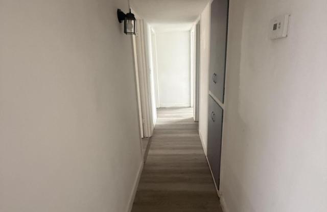 112 W DR MARTIN LUTHER KING Street