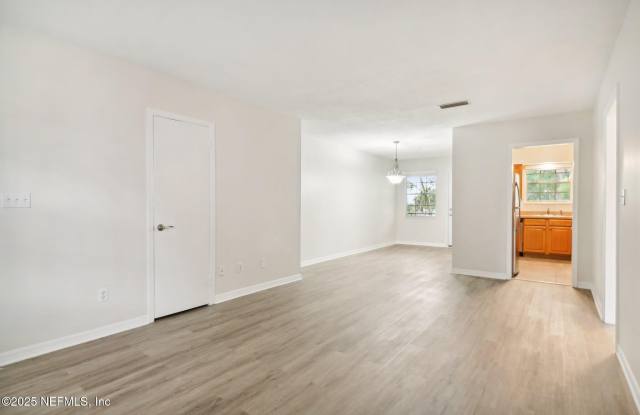 1846 MALLORY Street unit: 13