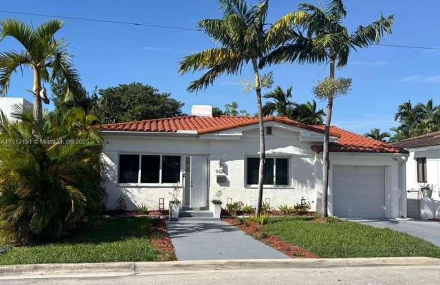 Photo of 9324 Byron Ave