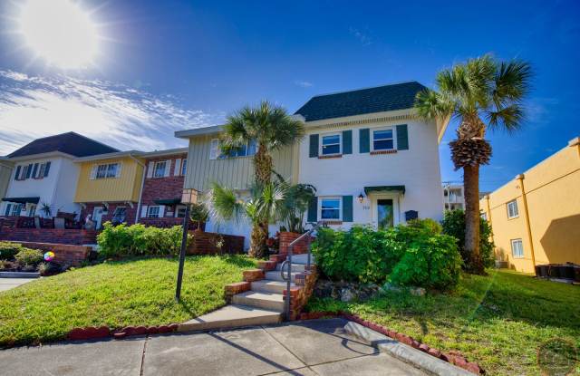 Photo of Seasonal Short-Term Venice Island Townhouse Steps from Venice Beach!