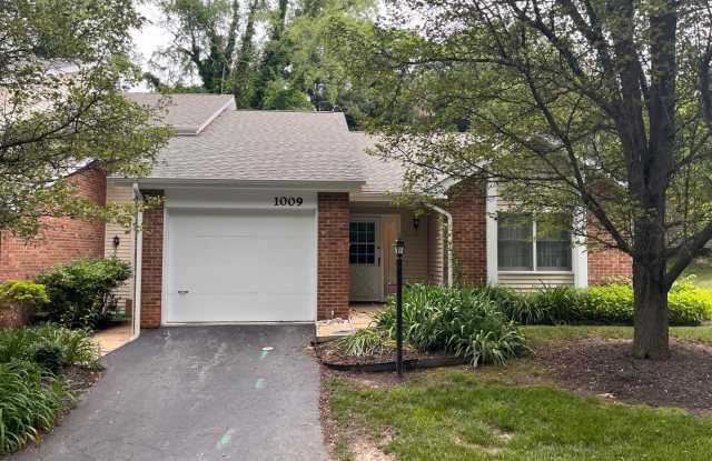 Photo of 2 Bedroom, 2 Bath Townhouse