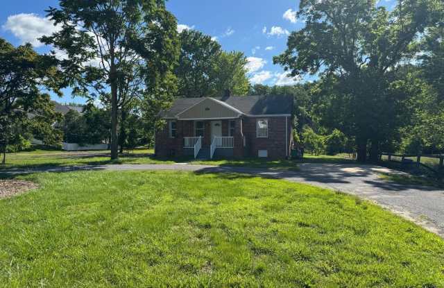 Photo of 910 ROLLINS Avenue