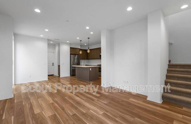 45534 Calle Luna