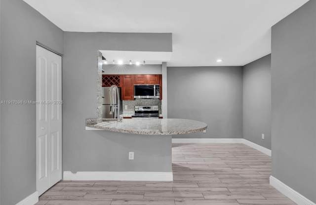 Photo of 1263 SW 46th Ave