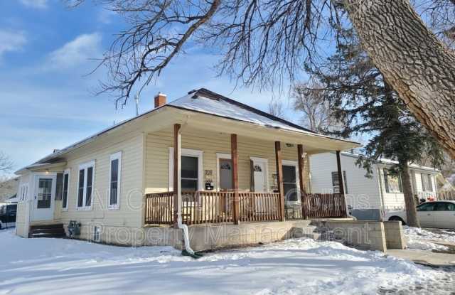 1200 14th Ave