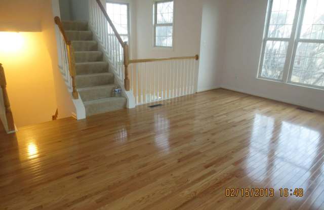 6540 CREEK RUN DRIVE