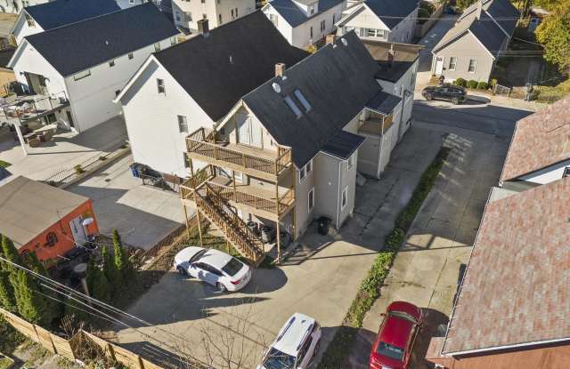 Photo of 1277 W 67th St