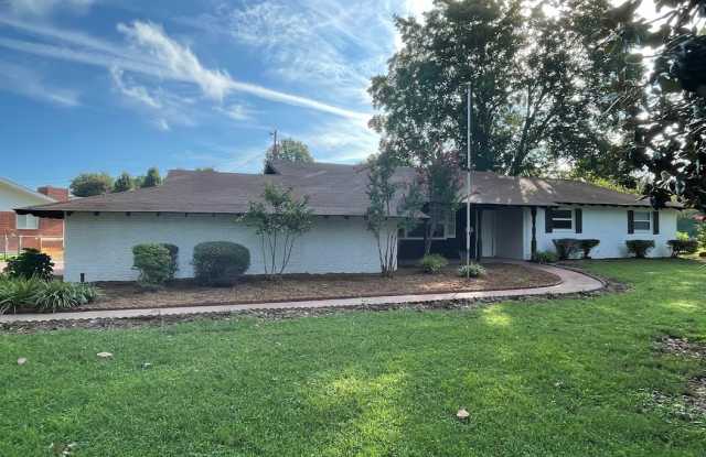1101 Cheyenne Trail