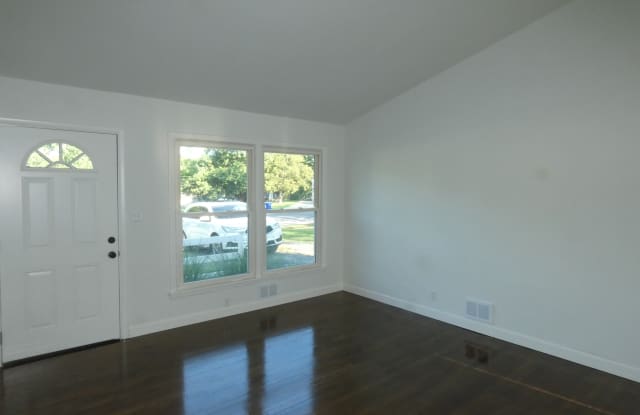 6405 North Indiana Avenue