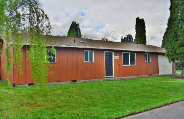 Spacious 3 Bedroom, 1 Bath Pet Friendly Home With Large Yard!