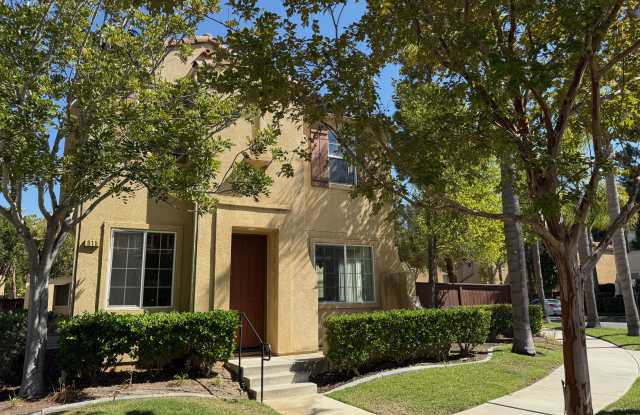 915 Mira Lago Way