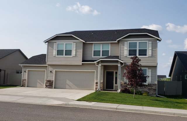 Amazing Spacious floorplan 4-bedroom, 2.5 bathroom home located in Cheney Available for showings April 25th - 709 Osprey Drive, Cheney, WA 99004