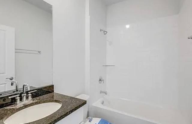 915 Northeast 19th Street