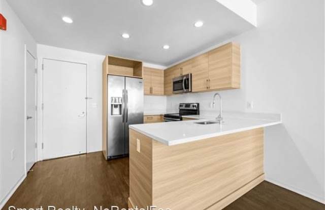 2030 Hudson Street Unit E12