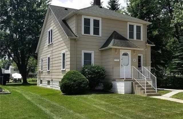 767 Riverbank #4 Street