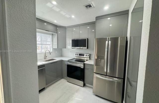 2014 NE 167th St - 2014 Northeast 167th Street, North Miami Beach, FL 33162