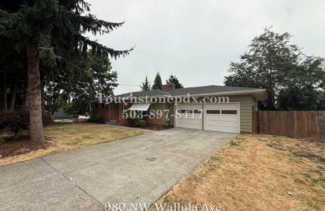 Spacious 4-Bedroom Home in Gresham w/ Large Yard & 2-Car Garage