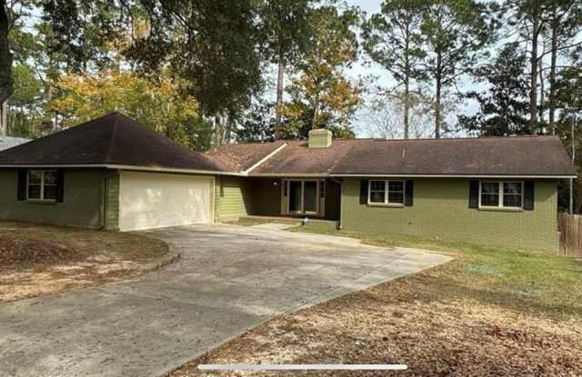 2213 Oakgrove Cir