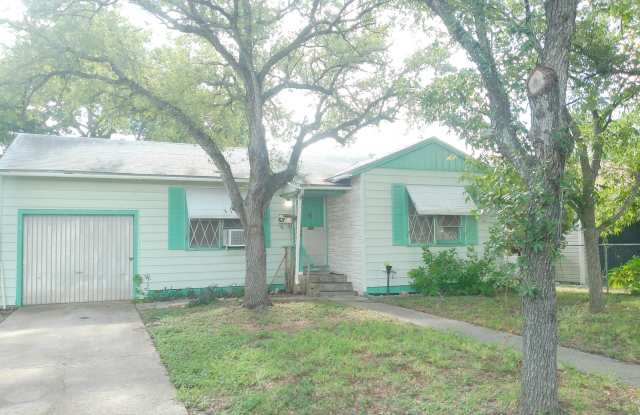 Photo of 4322 Fir - 2/Bed 1/Bath - $1275.00/month