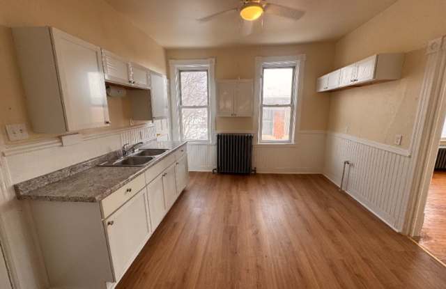 Photo of 2112 W Greenfield Avenue