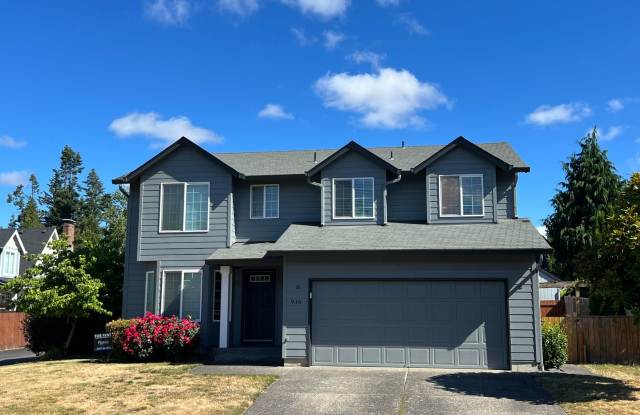 2 Story North Salmon Creek Home for Lease - 916 NW 148th St