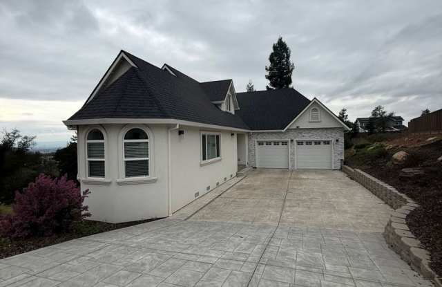 Newer Construction 2,500 Square Foot 3 Bedroom 2.5 Bathroom Fountaingrove House