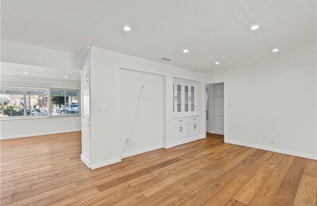 1056 East Orange Grove Avenue