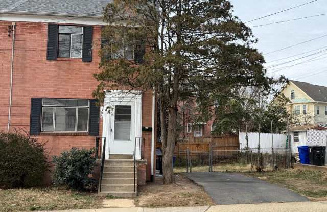 1304 S WALTER REED Drive