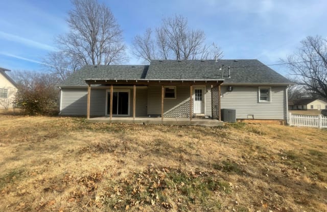 3055 S Lakeside Ave - 3055 South Lakeside Avenue, Springfield, MO 65804