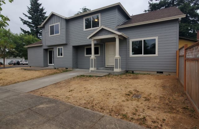 653 SE 158th Ave - 653 Southeast 158th Avenue, Portland, OR 97233