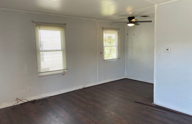 FOR RENT 417 W Nebraska