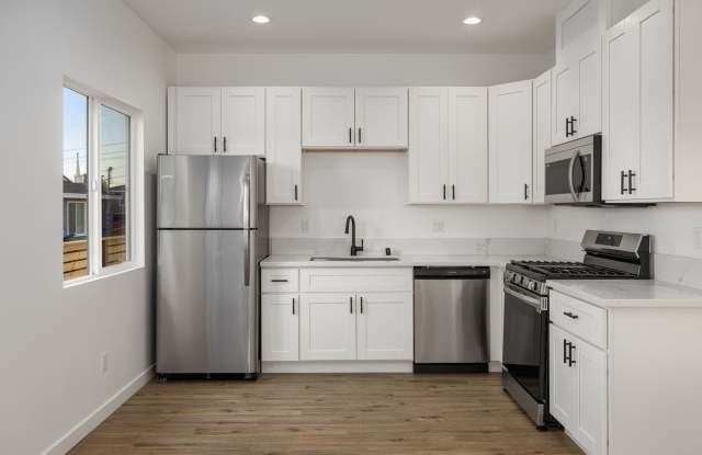 Spacious Remodeled 3BD/2BA with Private Balcony, In-Unit W/D + Parking