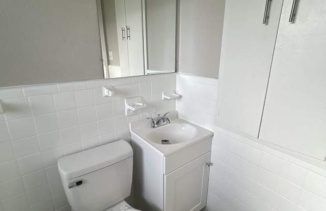 3109 - 3200 Grider Circle