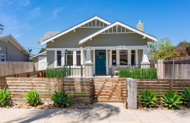 Photo of Modern Kensington Cottage