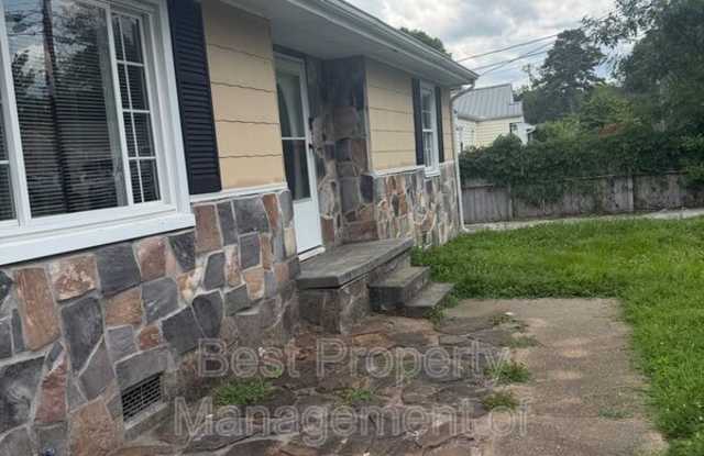 1602 Maxwell Road