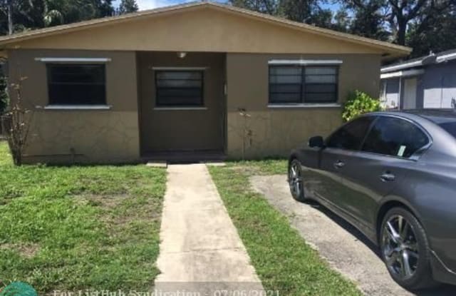 1550 NW 153rd St - 1550 NW 153rd St, Miami Gardens, FL 33054