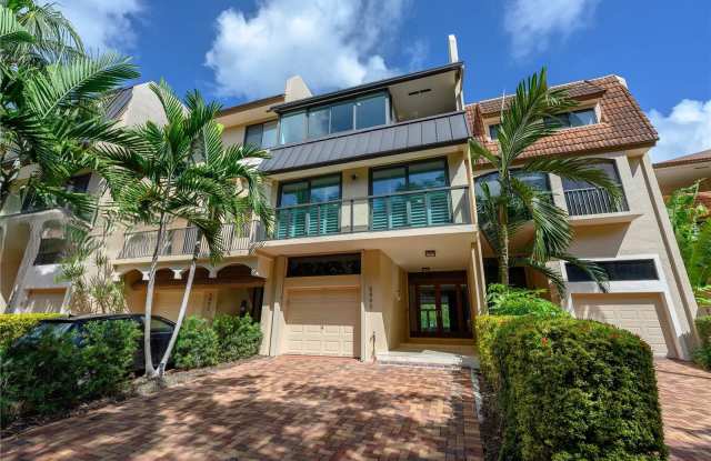 5990 Paradise Point Drive