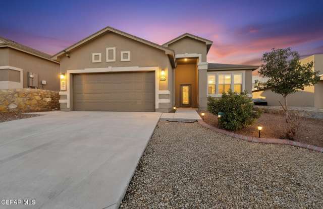 220 S MANZANITA Drive