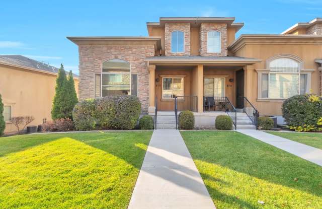 Photo of Beautiful Townhouse w attached 2 car garage in Orem