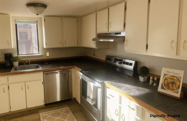 Pleasant Gunbarrel home 3/2.5/2 car